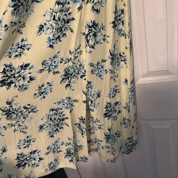 Garden dress - Picture 3 of 5